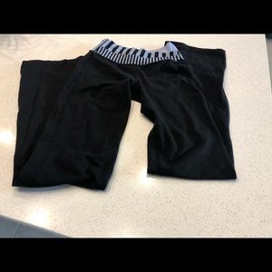 Lululemon size 4 yoga pants